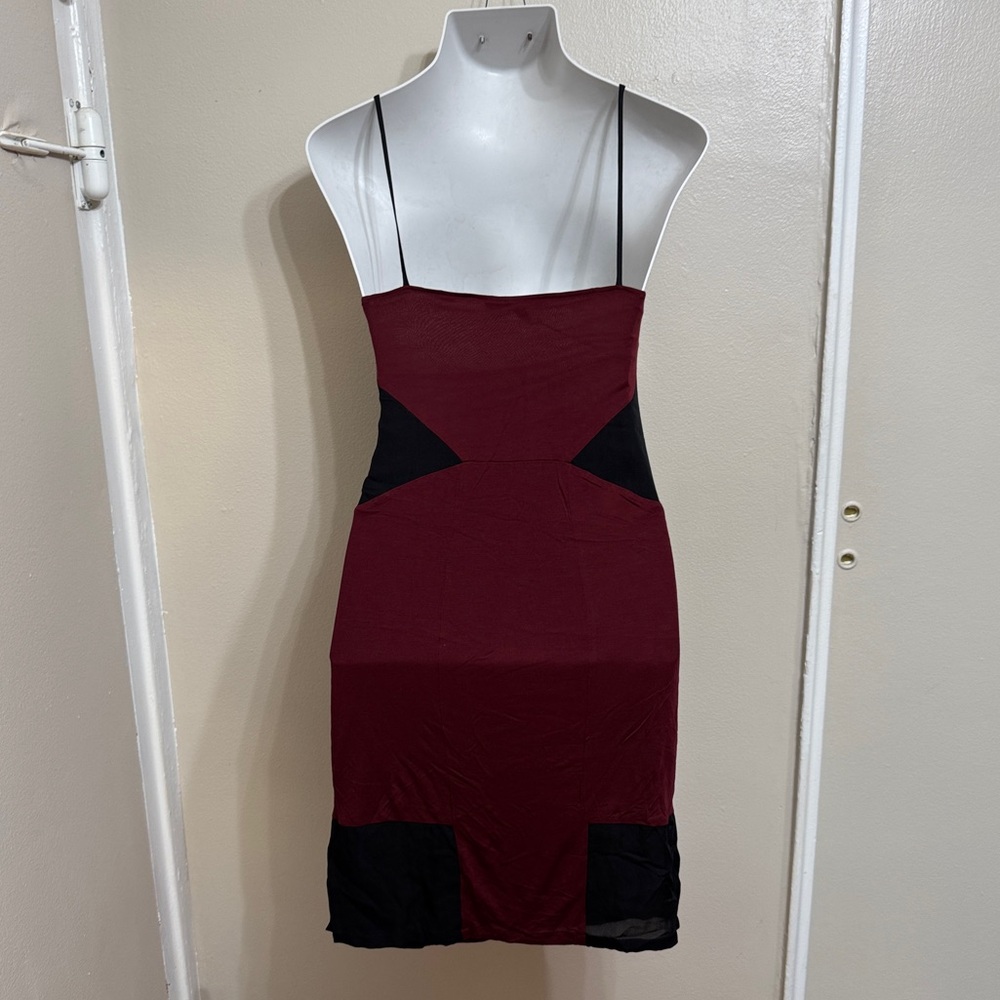 Bella Luxx Burgundy and Black Sip Dress‎ - Picture 3 of 7